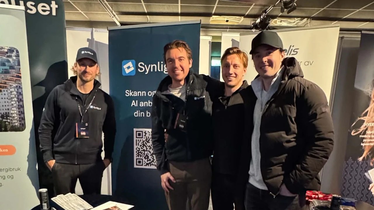 At our stand during Frisk Asker Network Day 2026, in front of the roll-up with the QR code